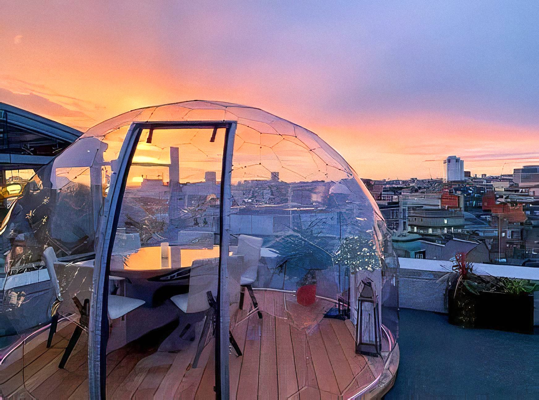 Dachkuppel in der Abenddämmerung