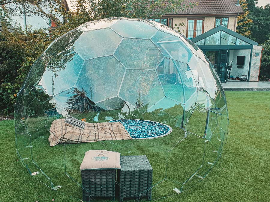 Klarer Hypedome-Pod im Garten