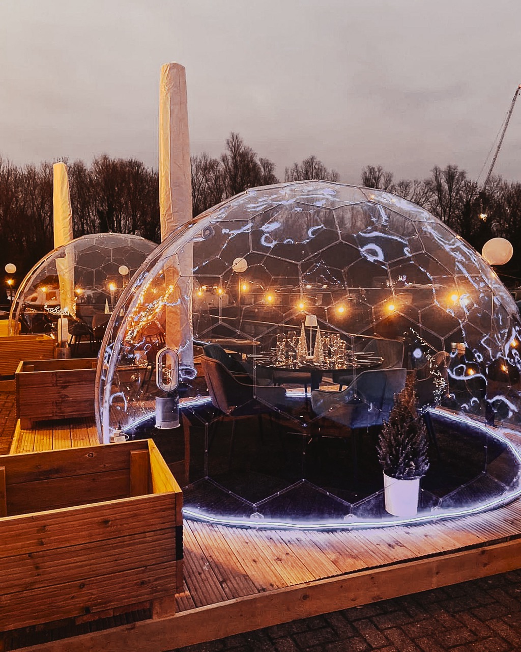 Weihnachtlich geschmückter Speisesaal