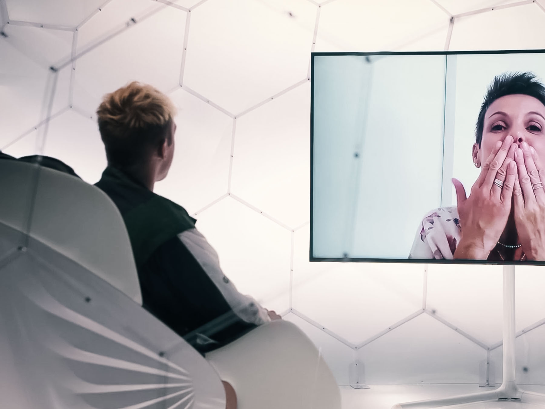 Interviewée dans Hypedome dans l'émission Dans La Bulle De