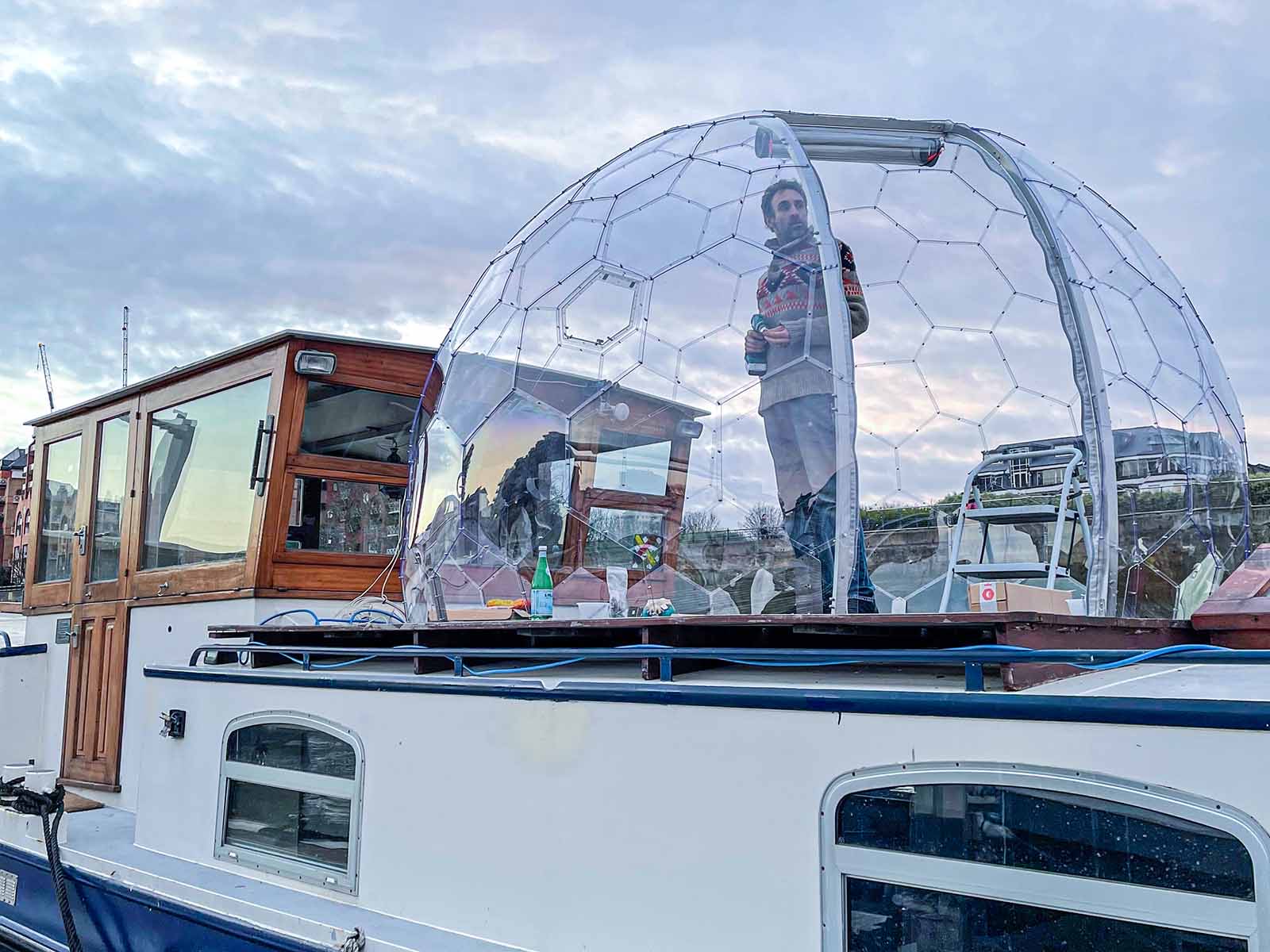 Cupola su una barca