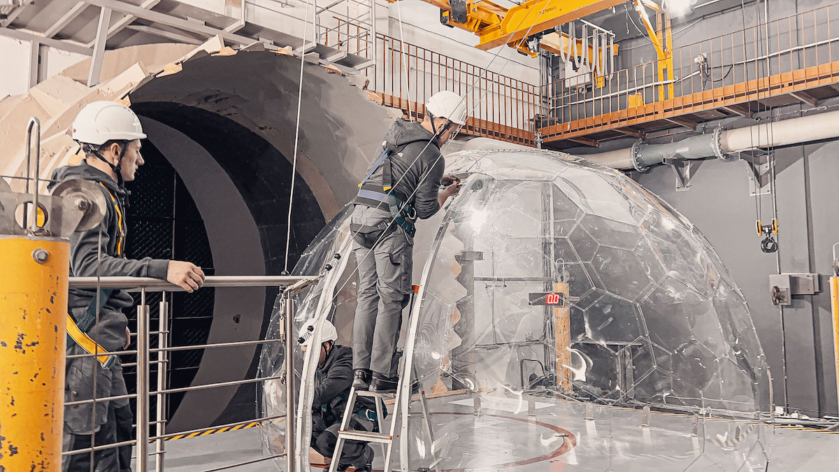Construction d'un dôme pour un test de résistance au vent