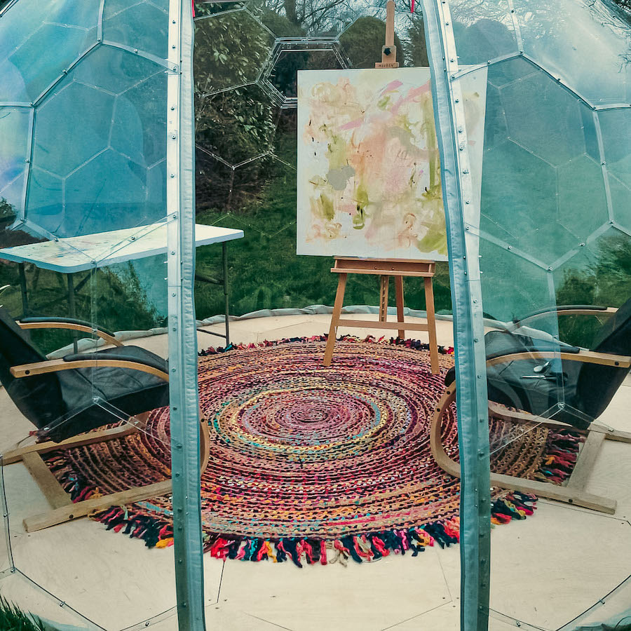 Sala d'arte in un baccello in cortile