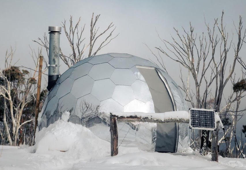 Glamping-Pod im Schnee