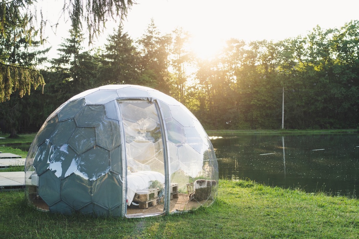 Dôme de glamping dans la nature au bord de la rivière
