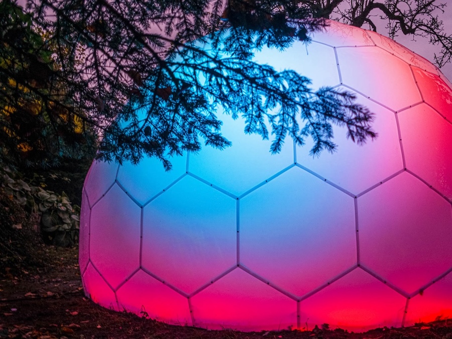 Dôme de glamping translucide