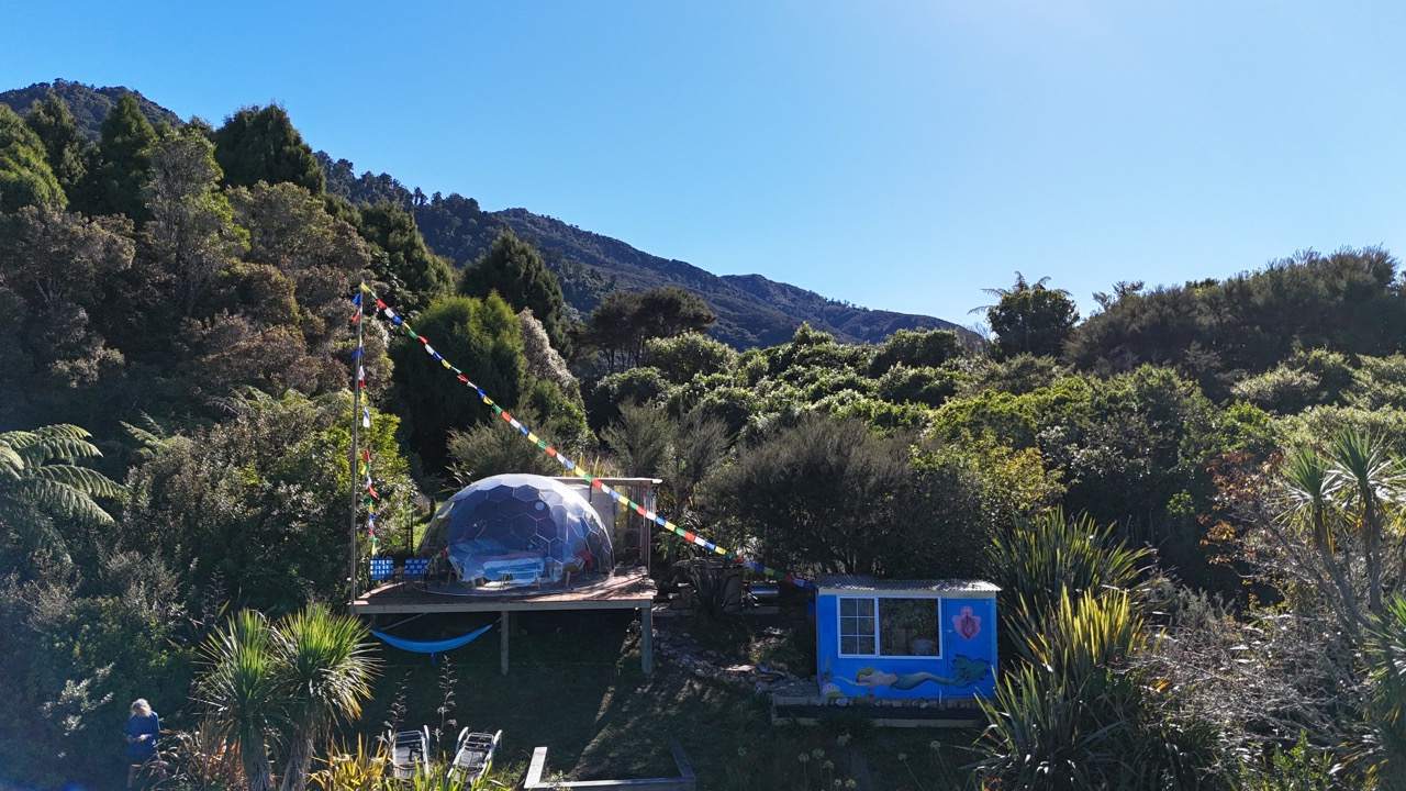 Un paysage magnifique autour du dôme Samadhi Hypedome Airbnb à Collingwood