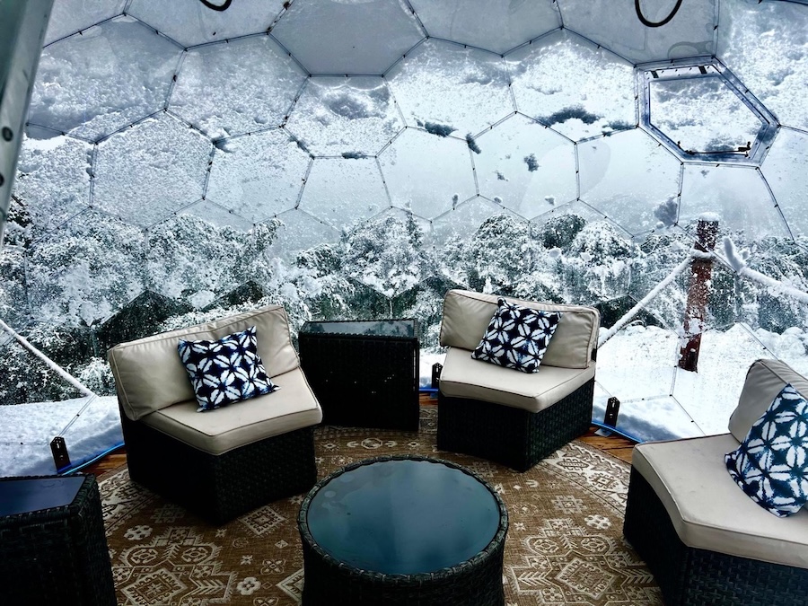 Una cupola coperta di neve
