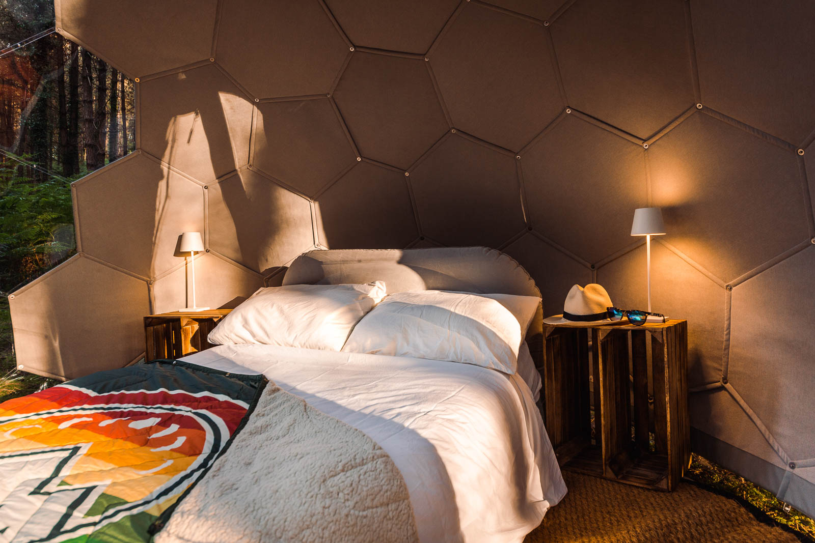 intérieur de la cabine de glamping