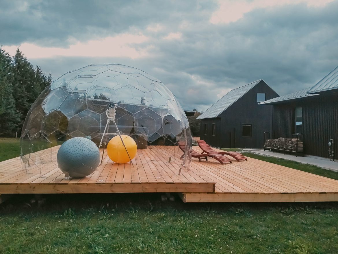 Salle d'astronomie dans une nacelle de jardin