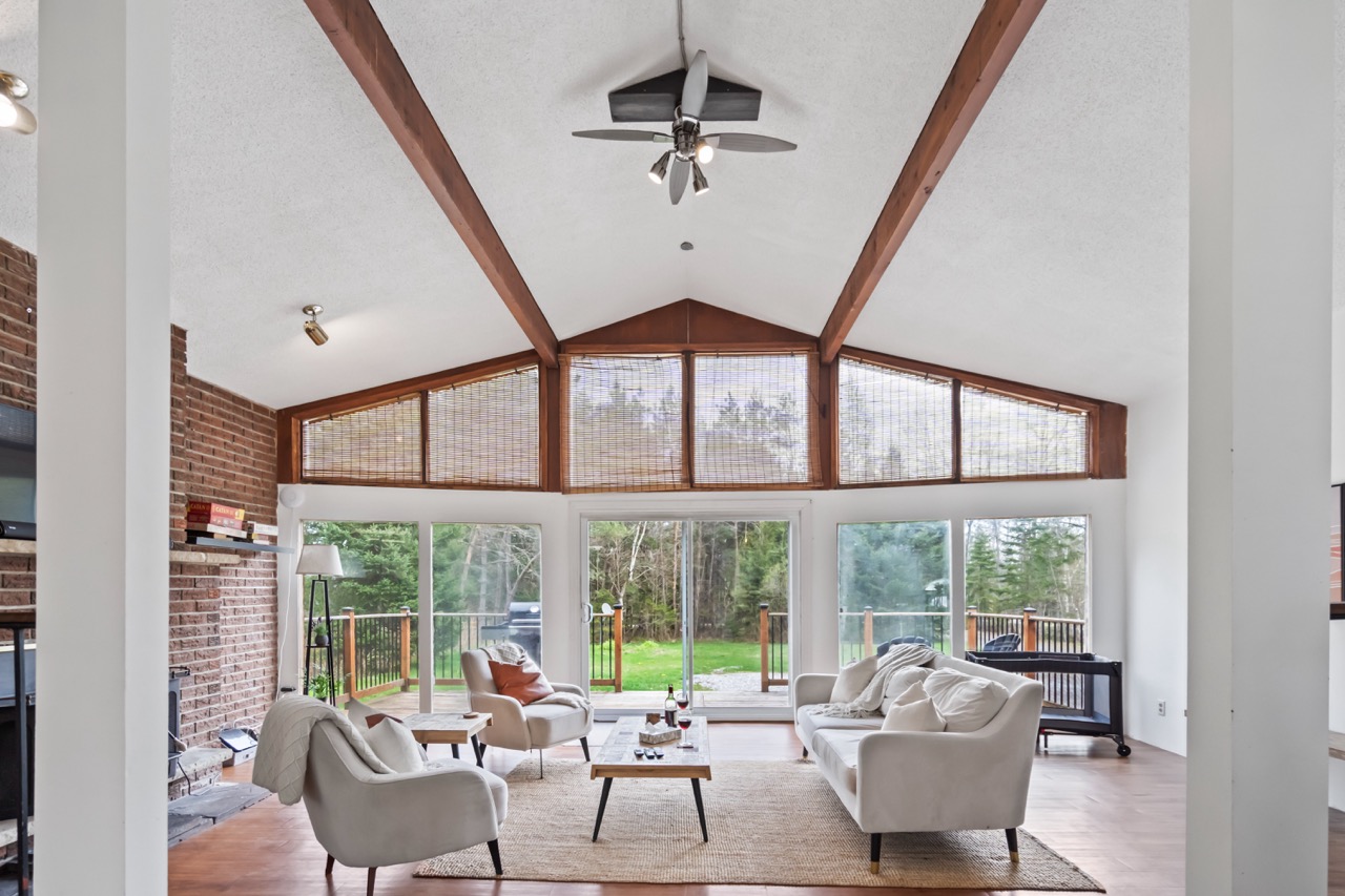 La maison Airbnb de James Svetec avec un géodôme au Canada