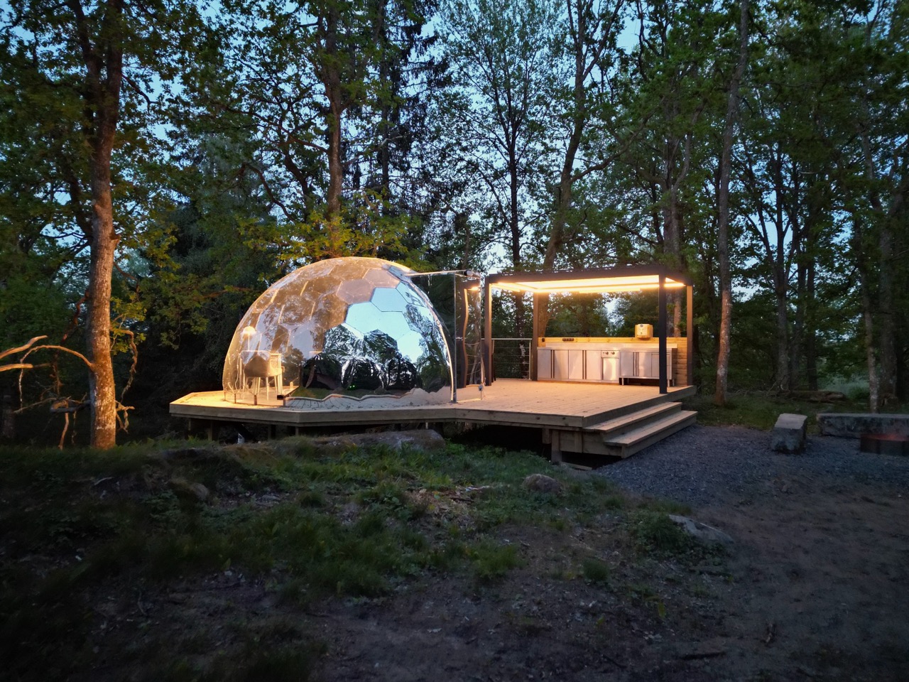 Cupola glamping Hypedome e altri servizi a Villa Vilan