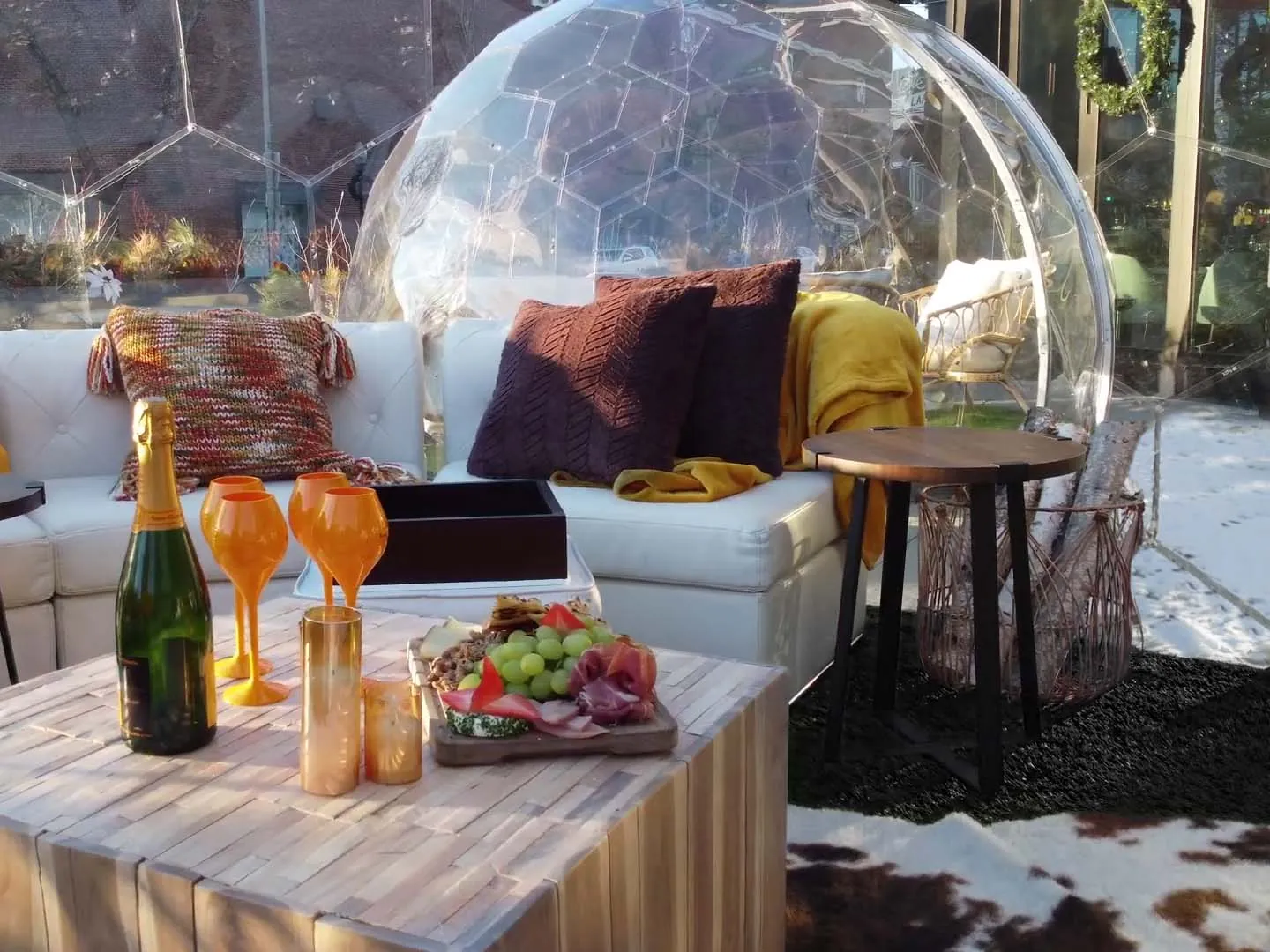 Apres-ski bar with an outdoor dome