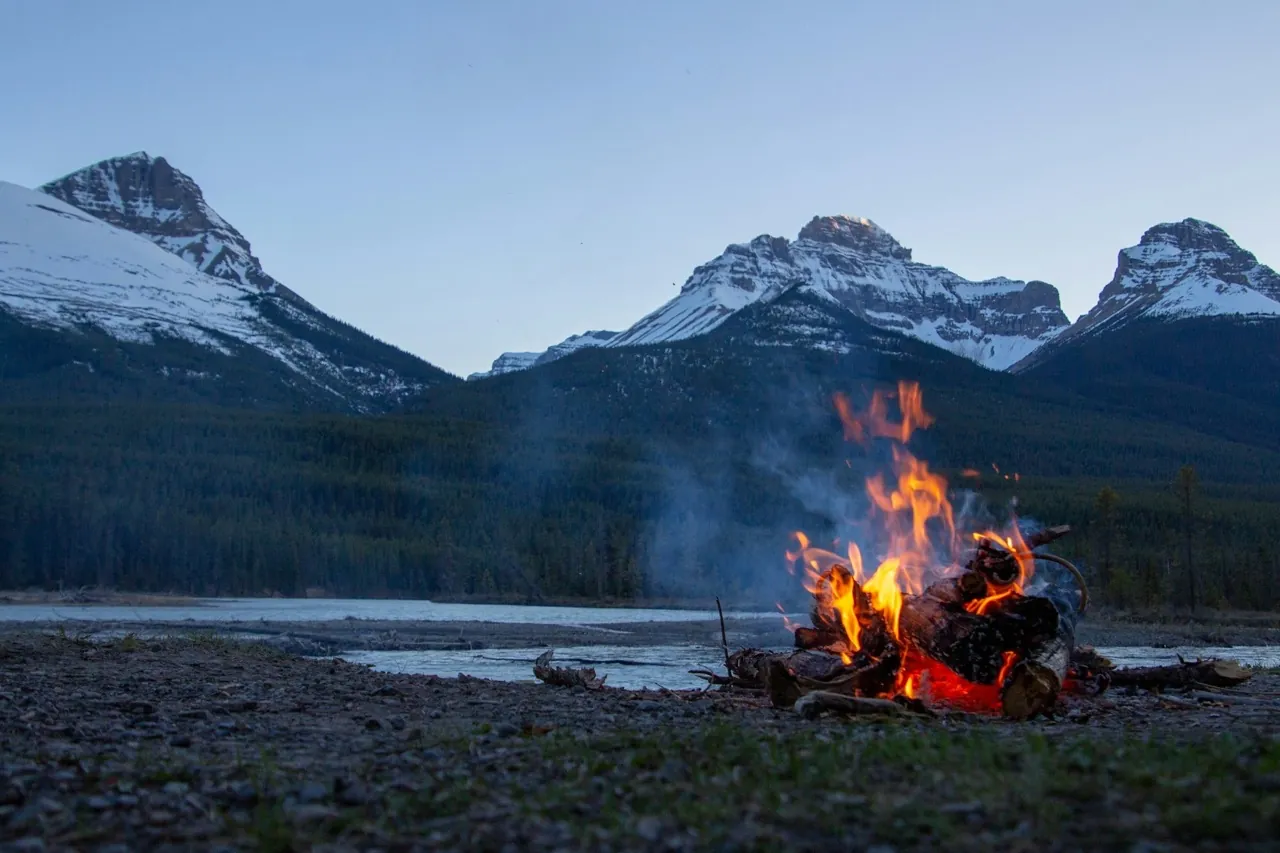 A bonfire with the view on the mountains